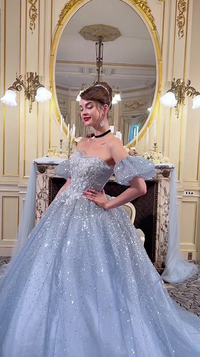 シンデレラからインスパイアされたウェディングドレスの魔法的な輝きを体験しよう