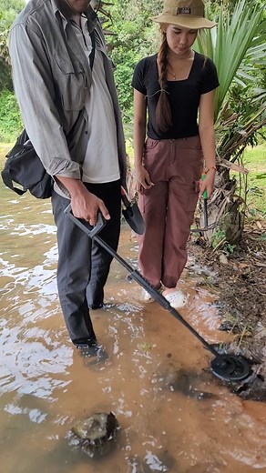 1.3M views · 4.2K reactions | After this find archaeologists hunting me in the beach #detecting #shorts #detectorist #fineart | Martins Wolfe | Facebook