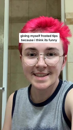 DIY Frosted Tips for Curly Hair: Easy Home Tutorial