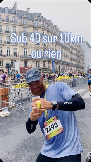 10km, Paris bloqué … ⛔️ Et moi un objectif exploser mon PR. ☄️ Premier 10km de la saison et pas le dernier ça se marie bien avec l’hyrox ça 🫶 #10kmhokapariscentre #10kmpariscentre #hoka #runner #hybridathlete #running #triathlon #runner #10km | Aurelien Brunet