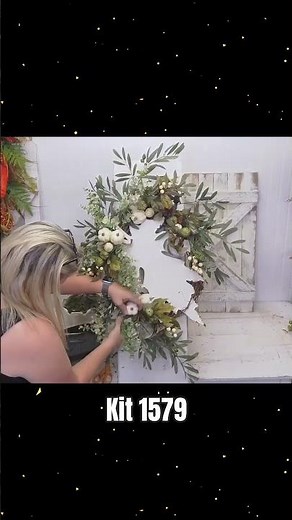Neutral Autumn Wreath DIY | Maple Leaf & Pumpkins Fall Wreath Kit | Design 1579