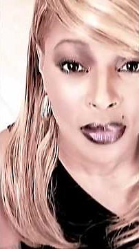 Mary J Blige sings evocative I Can Love You ft Lil' Kim