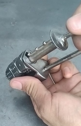 1.8M views · 5.7K reactions | I made a padlock with a secret opening! ❤️ #Amazing #ideas #asmr #DIY | CRD Welder Art | Facebook