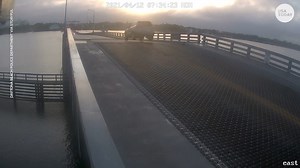 Driver flies through barrier to jump opening drawbridge in Florida