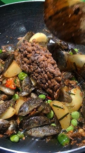 18K views · 97 reactions | Ukabi macha ataoba ga Hawaijar ga thongba ( climbing perch   with fermented saoyabean ) #fish #cookingathome #fbreelsfypシ゚viralシ #viralpost2025シ #soyabean #fermentedfoods | Yoothak Mathel Page | Facebook