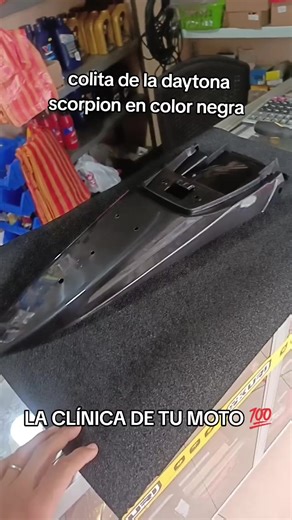 Colita de la Daytona Scorpion Negra – Envío a Ecuador