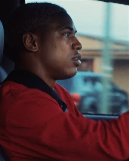 Goosebumps Cinema • George on Instagram: "Waves (2019) is criminally overlooked. It’s an emotional drama that follows Tyler, a high school wrestler under intense pressure, and his sister Emily, who finds her own path after a family tragedy. A gripping story told through their eyes."