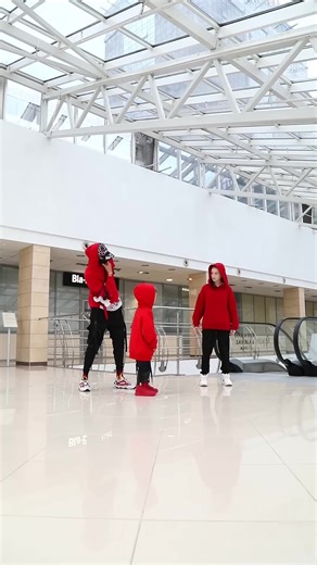 56K views · 859 reactions | Кто Станцевал Лучше 樂 Who is best #Reels | Tuzelity Shuffle fan 1 | Facebook