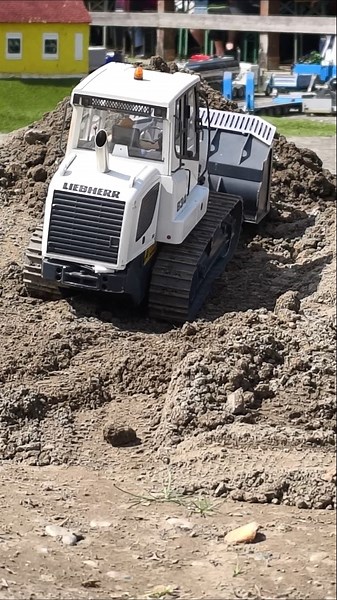 Powerful RC Bulldozer in Action! 🚜 | Liebherr 834 Model Short. #rc