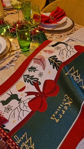 Dina Marios on Instagram: "Table Runner Na Table Cloth Ikiwa Na Napkins Zake Nimefanyiwa Delivery Na @sjs_kitchentz Haya Pakutoa Table Runner Kama Haujapata Ni Hapo @sjs_kitchentz @sjs_kitchentz Table Set Up Zipendeze Msimu Huu Wa sikukuu 👌🎄🎄🎅🎄🎅"