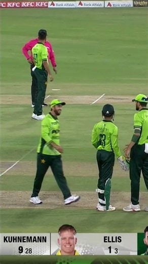 Confusion in between the wickets and RUN-OUT #PAKvAUS #BackTheBoysInGreen M9J1H