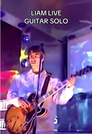 Liam Gallagher Live Guitar Solo Performance