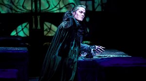 15K views · 674 reactions | Eine tolle Dernière wünschen wir dir, Mark Seibert Mark Seibert Official Fancommunity! Und verabschieden uns mit diesem schaurig-schönen Rückblick. Mach's gut! #TanzderVampire | Tanz der Vampire - Deutschland | Facebook