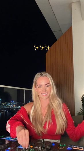 Kosana on Instagram: "Night time balcony chills ✨"