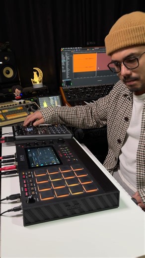 This Is Why I Love Playing Beats LIVE (SP-404 MK2 + MPC Live 2)