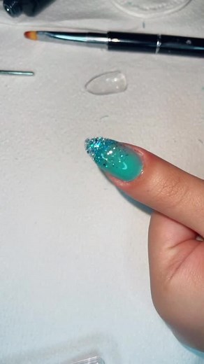 Trying green this time 🤭#polygelnails #nails #fyp #beginner #gliter #polygel