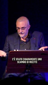 652K views · 13K reactions | Notizie di cronaca un po’ particolari, raccontate in Stand Up… anzi, Sit-down comedy 晴 | Paolo Caiazzo | Facebook
