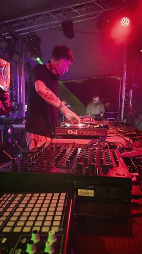 trommel on Instagram: "@lukas_wigflex b2b @gabriel_rai_ at @trommelmusic @gottwood"
