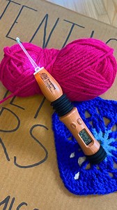 Do you still work with normal crochet hooks? Then you need this Vintage crochet hook! It helps you see stitches clearly and counts stitches and rows. This means: ✅ No more problems crocheting with black yarn ✅ No more losing count ✅ No more uneven crochet edges,... Get yours 👉 everything-crochet.com/products/vintage-crochet | Everything Crochet