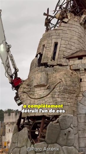 Pourquoi le Parc Astérix à detruit ces deux tours iconiques ? #parcasterix #parcdattraction #attraction #destruction