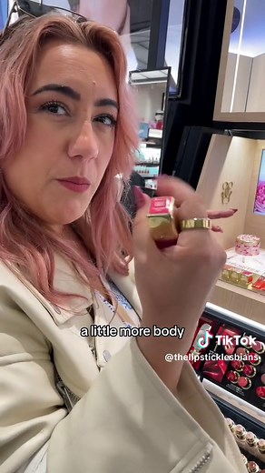 So many of y’all wanted us to swatch this KissKiss Bee Glow Lip Oil by @Guerlain and we tried to do this at @sephora back home, but they said Sephoras in France likely have it in store and since we were going to France, we kept an eye out for it! Finally got our hands on it while exploring @SEPHORA in Paris at the Champs-Élysées! The Guerlain lip oil formula promises to be super nourished although I can’t say definitively because I only swatched her and played for a little bit and would need to 