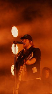 the point in the set when things *really* start heating up 🔥 🎥 Tropical Rec | Fall Out Boy