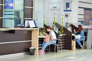 SKUPLJE ODRŽAVANJE RAČUNA, PODIZANJE KEŠA, UZIMANJE ČEKOVA: Novi cenovnik banaka od septembra, prestaje dogovor sa NBS