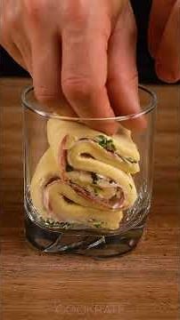 I taught all my friends how to make this puff pastry appetizer!