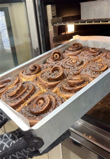 Our sell out Cinnamon buns are made fresh for you on Saturday & Sunday so that your weekends can be even sweeter. Get here early to secure yours 🤎 . OPEN WED-SAT FROM 11-6 & SUNDAY FROM 12-5