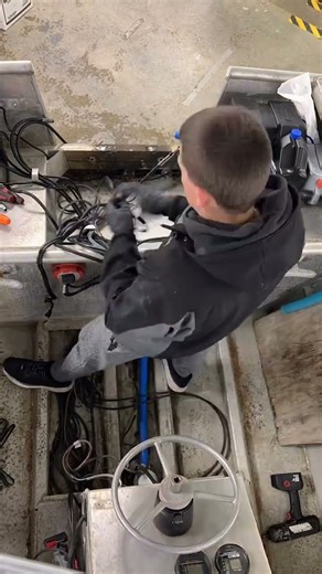 De-rigging Timelapse of a Yamaha 2 stroke and controls #yamaha #outboard #theoutboarddr