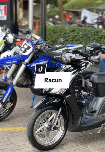 When yaa… #miosporty #husqvarna #ktm #morningride #supermoto