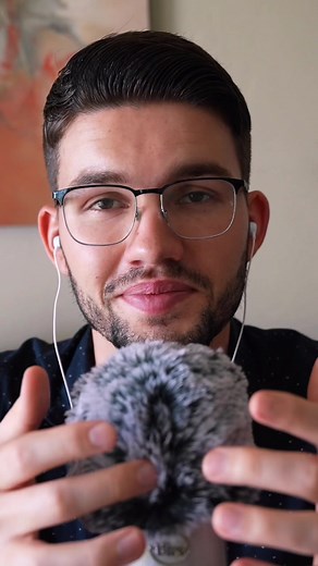 bug searching and mic tapping asmr!😌 #asmr