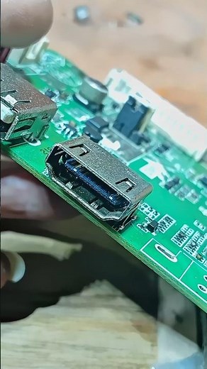 installing socket hdmi #component #pcb #replacement