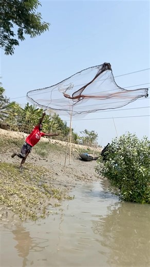 Flying #fishing #fishingequipment #fish #fishinggear #handfish