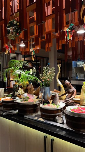 🦞 Unlimited Phuket & Canadian Lobster! ✨ KING OF LOBSTER & WAGYU NIGHT BUFFET ✨ Wagyu beef, fresh sushi & sashimi, Thai dishes, desserts… All in one premium buffet. Sunset views Fire show = the perfect night. Great food, great vibes at Sire Beachfront Restaurant. Reserve your table now — message us via Inbox! . #laflorakhaolak #phangnga #thailand #sirebeachfrontrestaurant #restaurantkhaolak #khaolak #ลาฟลอร่า #ลาฟลอร่าเขาหลัก | La Flora Khao Lak