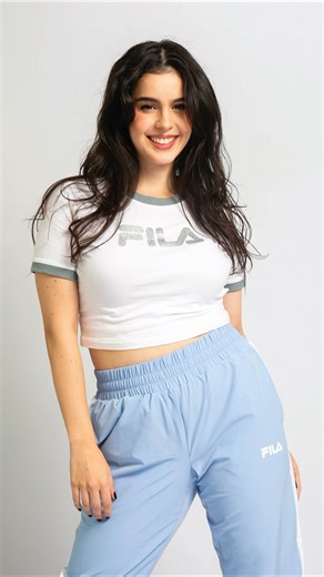 Ana Pau sabe como combinar sus outfits ✨, rompe lo cotidiano y evoluciona en tu estilo con FILA. 🔥 @paucapetillog | FILA México Oficial