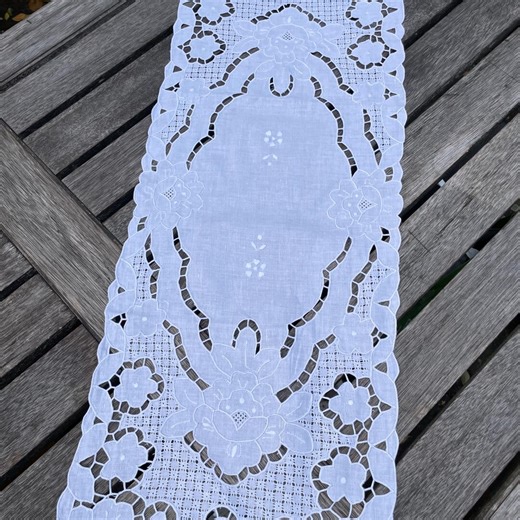 Vintage Hand-made Embroidery Table Linen Table Runner Tablecloth White - Etsy