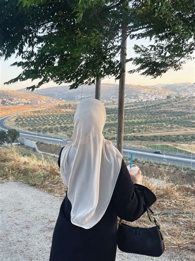 Feeling Free: One Moment of Stress-Free Peace
