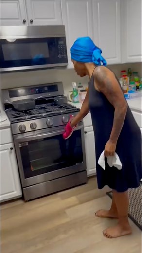 521K views · 20K reactions | TOUR TICKET LINKS BELOW‼️ Upcoming Shows!!-6/28 New Orleans,LA-7/6 Boston,MA-7/20 Greenville,SC-7/26 Burbank,CA-7/31 Chicago,IL-8/3 Hartford,CT-8/7 Houston,TX-8/10 Jacksonville,FL #ChristianJohnsonComedy #comedy #funny #funnyreel #funnyreels #trend #trending #cooking #food #foodie https://linktr.ee/ChristianJohnsonComedy | Christian Johnson | Facebook