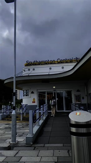 From Railcards to cheaper Advance tickets and Splitsave, our app has it all. | Trainline