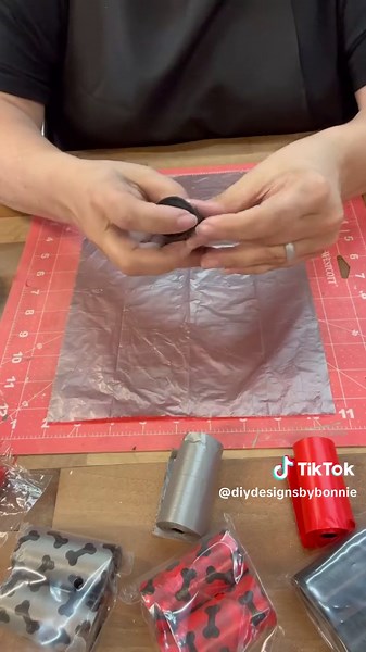 DIY pom poms #dollartree #pompoms #cheerleading #diycraft #howto