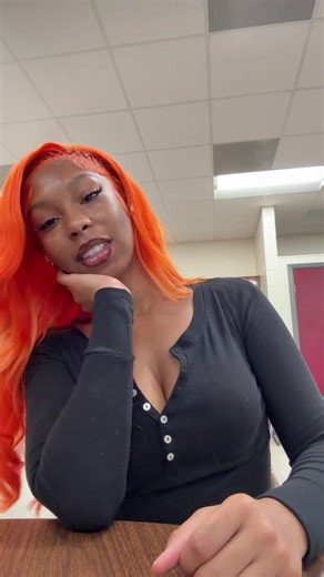 sweetmotherofpearl (@sweetmotherofpearlll)’s video of Lint Roller