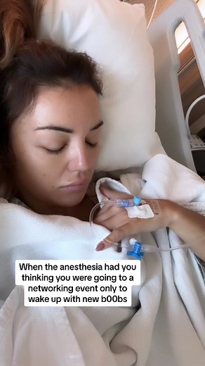 Today i had a breast lift done and replaced my old implants. Before i had 375cc saline and this time went for 320cc high profile silicone. I got my first pair 10 years ago, it was time #breastlift #mastopexy #breastaug #breastaugmentation #breastaugmentationafter #plasticsurgery