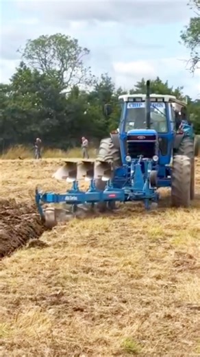 Ford Tractor Plowing in the Field #fordtractor #oldtractor #plowing
