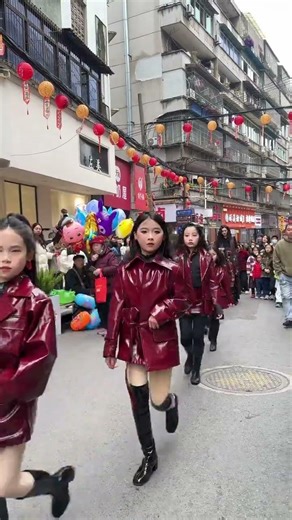 Sneak Peek: Young Model's Fashion Show Stuns Passersby