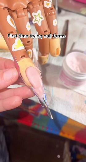 Just struggling over here🙃 #beginnernailtech #acrylicnails #nailforms