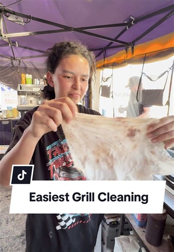 Effortless Grill Cleaning with Crocodile Cloth Wipes