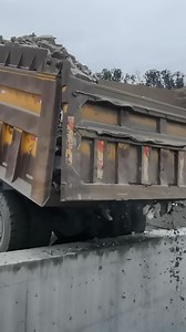 Jaw Crusher in Action: Feeding→Crushing→Discharging! How does a jaw crusher work? See how it feeds, crushes, and discharges raw materials. The best primary crusher for mining and aggregates. SBM welcomes your inquiry. Online: wa.me/8613681824362 More info: https://www.sbmchina.com/case/?sns&seo1=cy0807 #stonecrusher #rockcrusher #miningequipment #constructionequipment #riverpebble #manufacturedsand #portablecrusher | Shibang Industry & Technology Group Co., Ltd.（SBM）