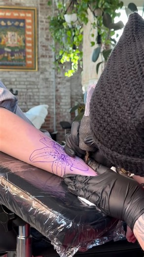 Sammy McCoy on Instagram: "Join me for a slow winter morning while I remind you that Winter is the best time of the year to get tattooed! ❄️ How come? ☀️Reduced sun exposure/sweating • Baking out in the sun is a no-no for fresh tattoos, so getting tattooed in winter is ideal because there is far less sun exposure and your clothing layers will provide protection for your new tattoo! Winter also means less sweating/irritation. 💧No water activities! • Fresh tattoos cannot be submerged in any body 