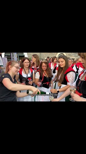 So wird beim Weinfest Mittelmosel in Bernkastel-Kues gefeiert #weinfest #mittelmosel #bernkastel #winzer#weinprobe #weinliebe | volksfreund.de